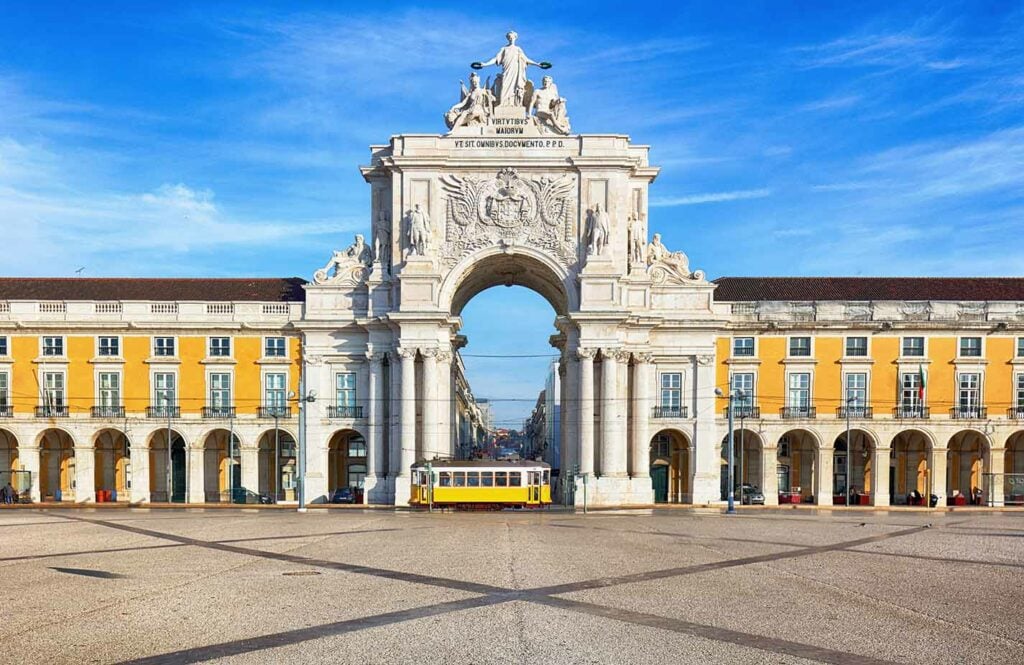 lisbon arch gate