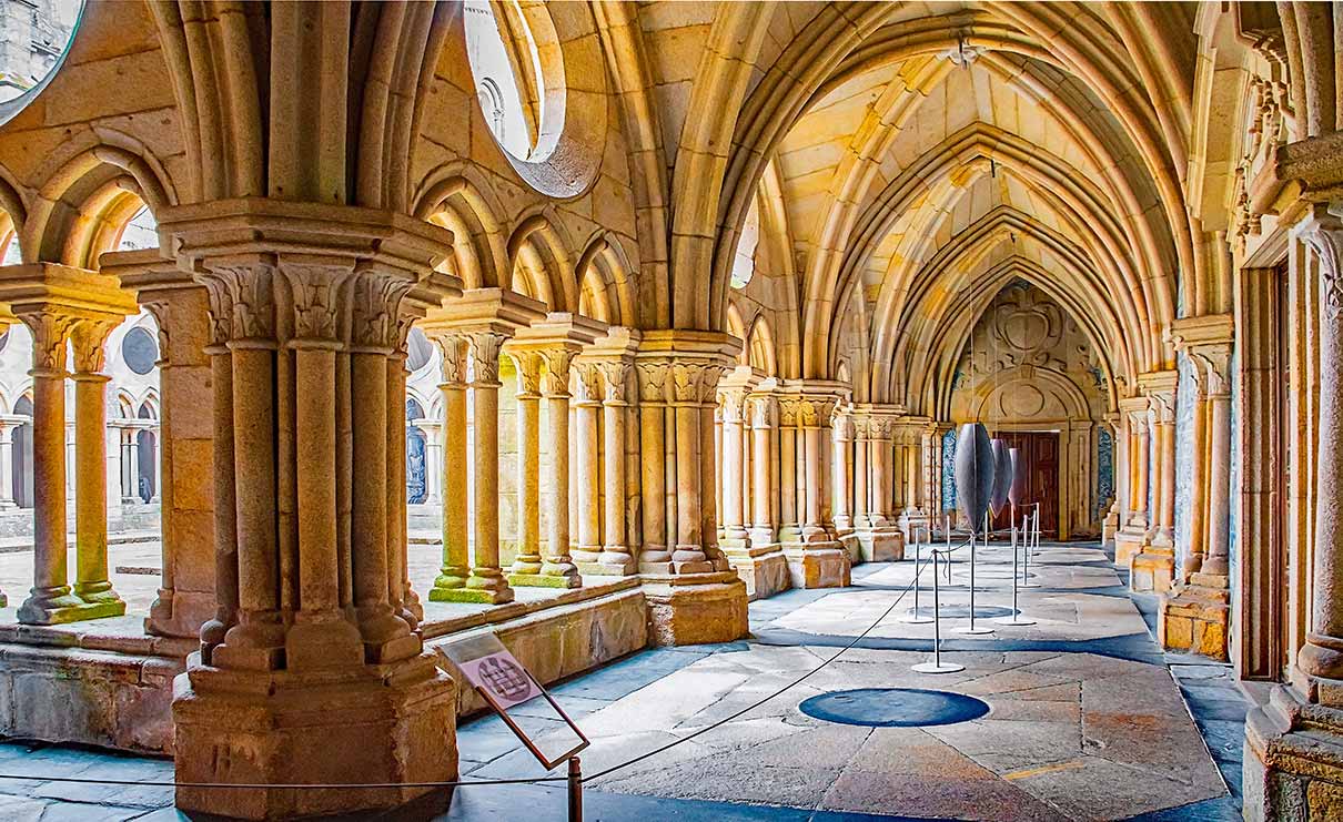 cloisters and courtyard at Batalha Monastery.