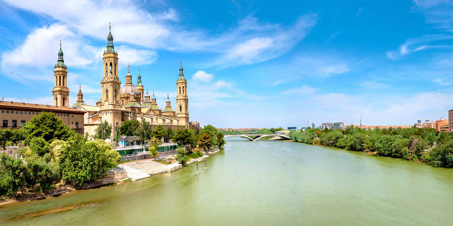 picture taken from river boat looking onto The Cathedral-Basilica of Our Lady of the Pillar, Zaragoza