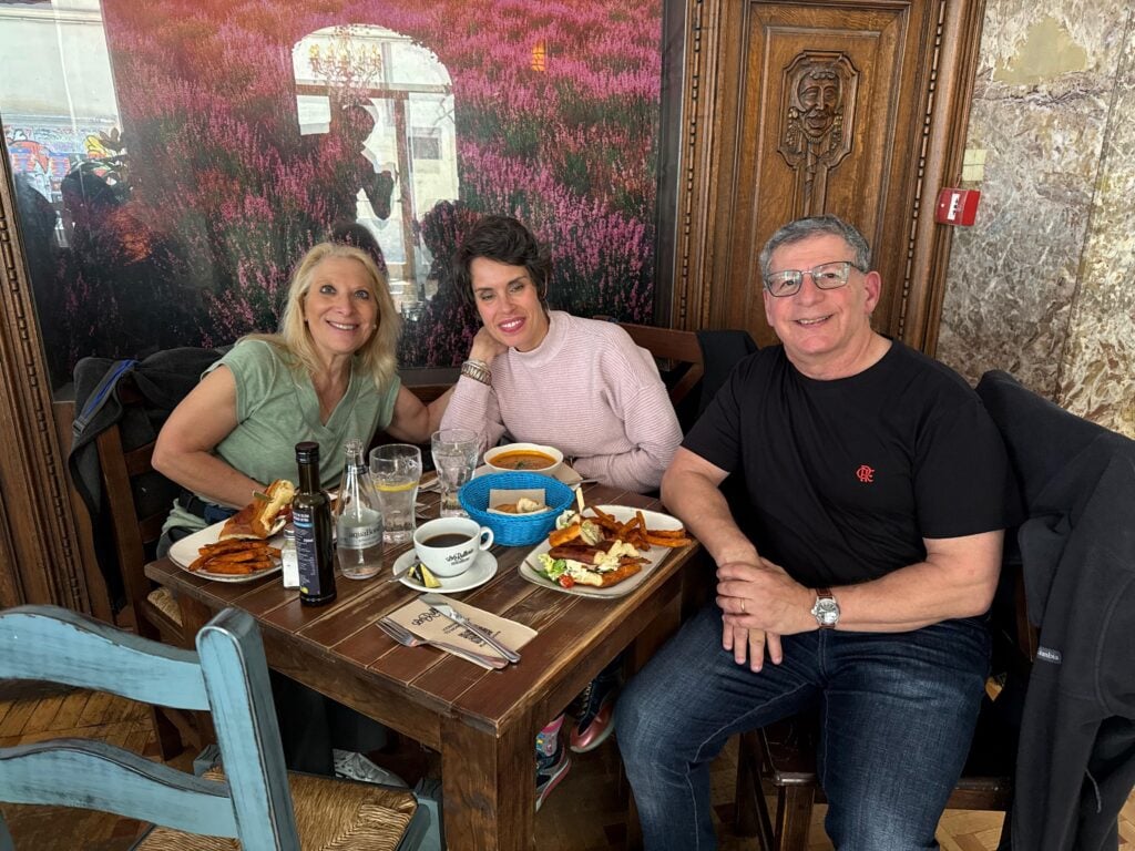 3 tourists in Madrid